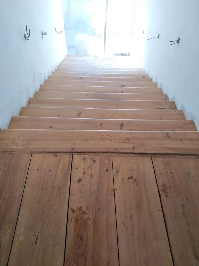 Dřevěné schodiště